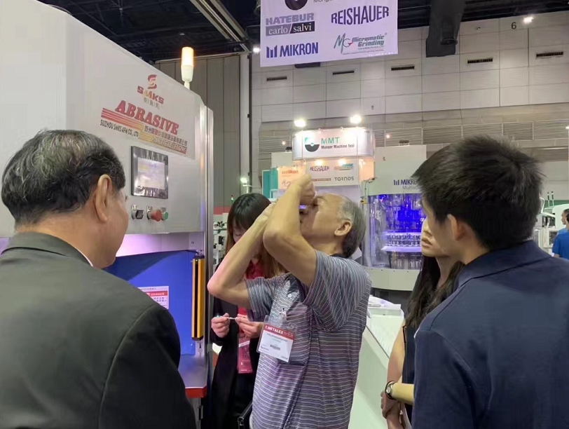 擠壓研磨機(jī)展示 擠壓研磨機(jī)展示